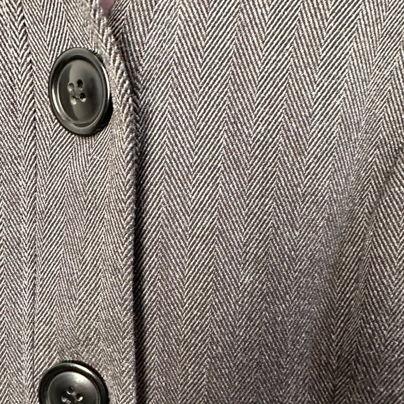 NWOT fitted lined blazer with buttons. Size 5/6 - Picture 2 of 3